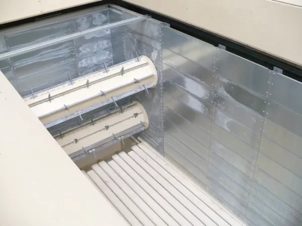 Schubboden-Foerderer-BRT-HARTNER-MF-Blick-in-die-Maschine_800_600